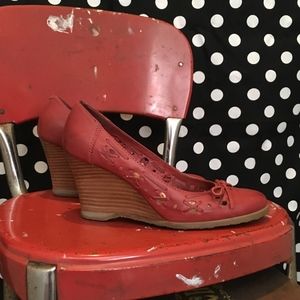 SEYCHELLES WEDGES // Red // Berry // Leather